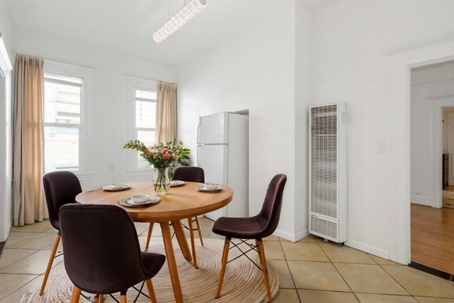 2204 10th St, Sacramento, CA 95818