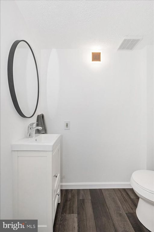 Image 28 of property listing at 36 CASTLE CT, Gaithersburg, MD 20878