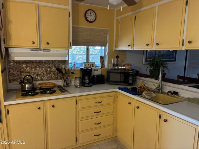 9421 E APACHE Trail B28, Mesa, AZ 85207