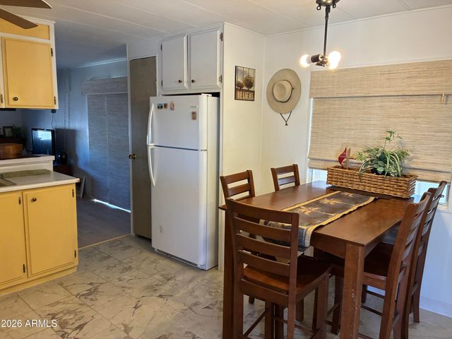 9421 E APACHE Trail B28, Mesa, AZ 85207