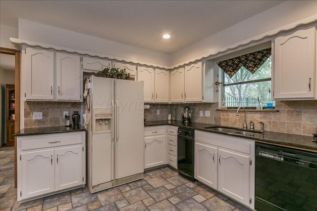 109 CAPROCK Lane, Amarillo, TX 79118