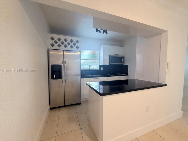 1265 W 24th St 223, Hialeah, FL 33010