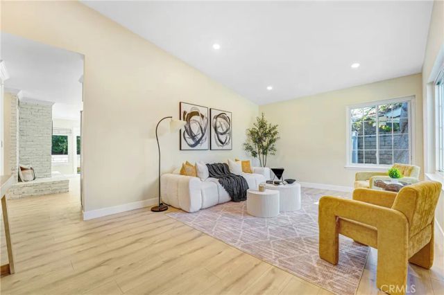 2395 Century, Simi Valley, CA 93063