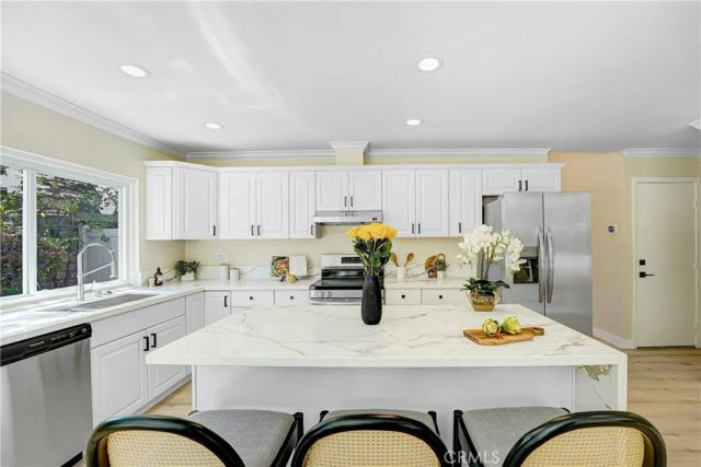 2395 Century, Simi Valley, CA 93063