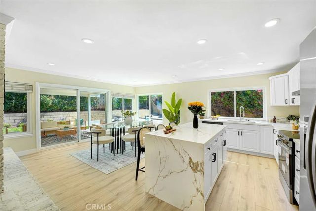 2395 Century, Simi Valley, CA 93063