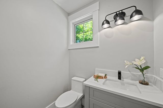 17 Upland, Natick, MA 01760