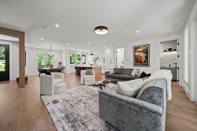17 Upland, Natick, MA 01760
