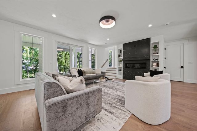17 Upland, Natick, MA 01760
