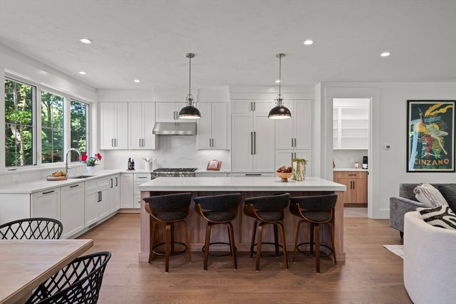 17 Upland, Natick, MA 01760