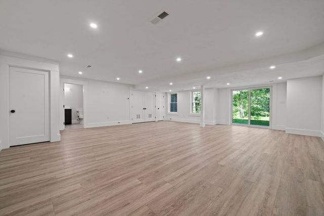 17 Upland, Natick, MA 01760