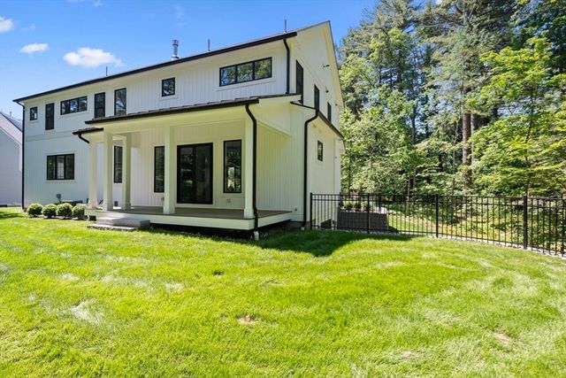 17 Upland, Natick, MA 01760
