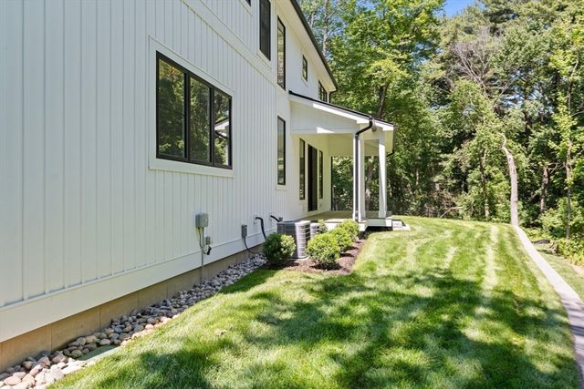 17 Upland, Natick, MA 01760