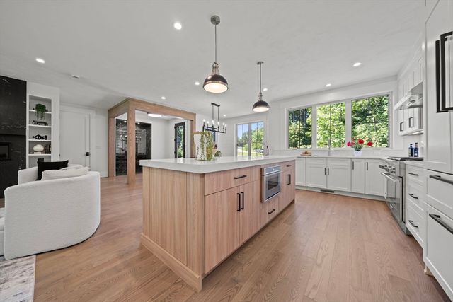17 Upland, Natick, MA 01760