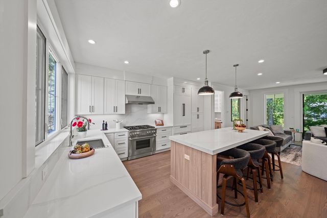 17 Upland, Natick, MA 01760