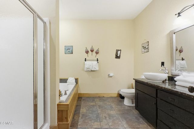 2906 Quiet Oak Way, Pigeon Forge, TN 37863