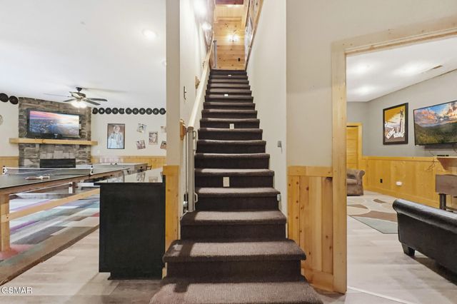 2906 Quiet Oak Way, Pigeon Forge, TN 37863