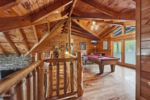 2906 Quiet Oak Way, Pigeon Forge, TN 37863