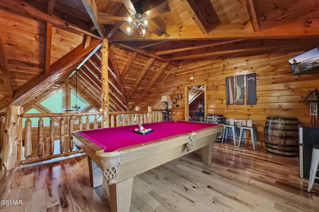 2906 Quiet Oak Way, Pigeon Forge, TN 37863