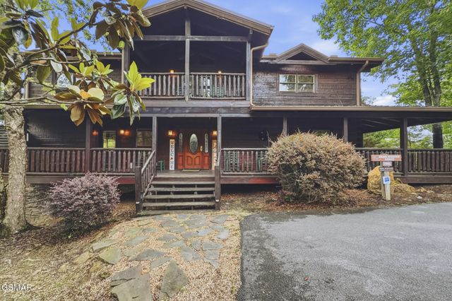 2906 Quiet Oak Way, Pigeon Forge, TN 37863
