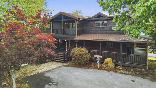 2906 Quiet Oak Way, Pigeon Forge, TN 37863
