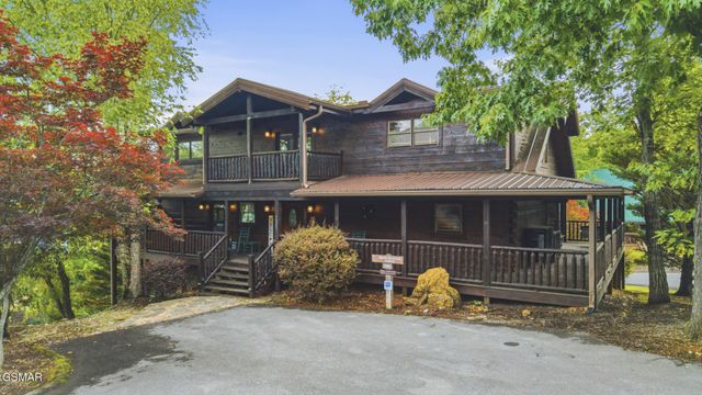 2906 Quiet Oak Way, Pigeon Forge, TN 37863