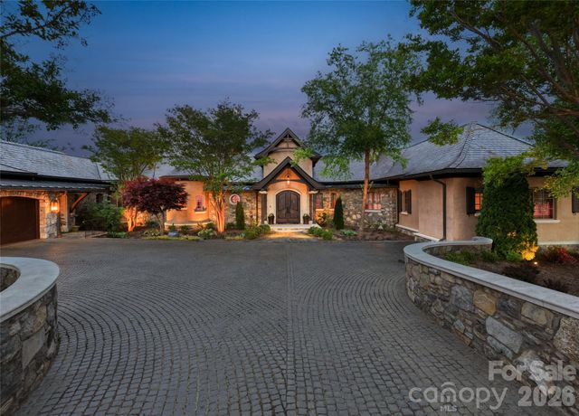 83 Summit Tower Circle, Asheville, NC 28804