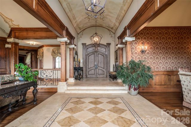 83 Summit Tower Circle, Asheville, NC 28804
