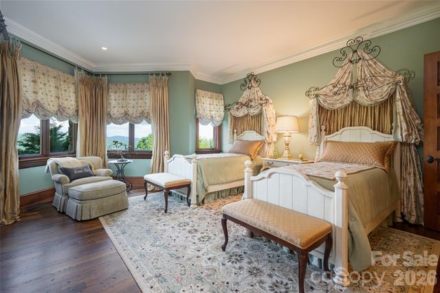 83 Summit Tower Circle, Asheville, NC 28804