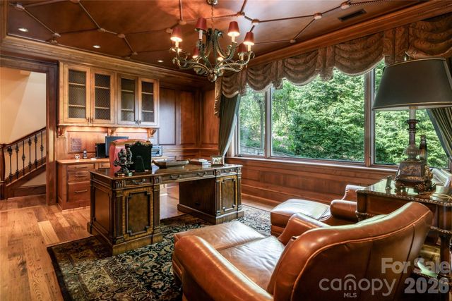 83 Summit Tower Circle, Asheville, NC 28804