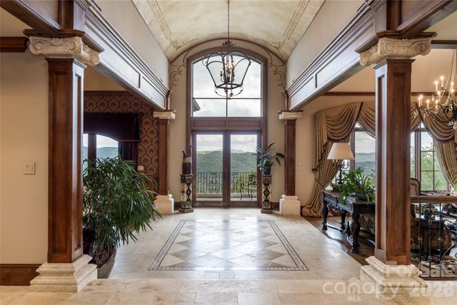 83 Summit Tower Circle, Asheville, NC 28804