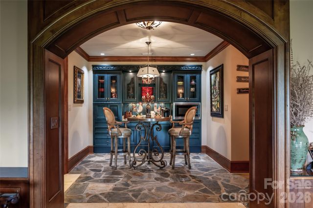 83 Summit Tower Circle, Asheville, NC 28804