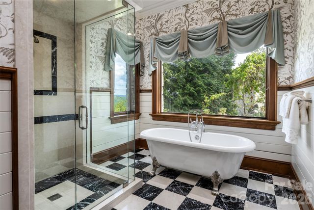 83 Summit Tower Circle, Asheville, NC 28804
