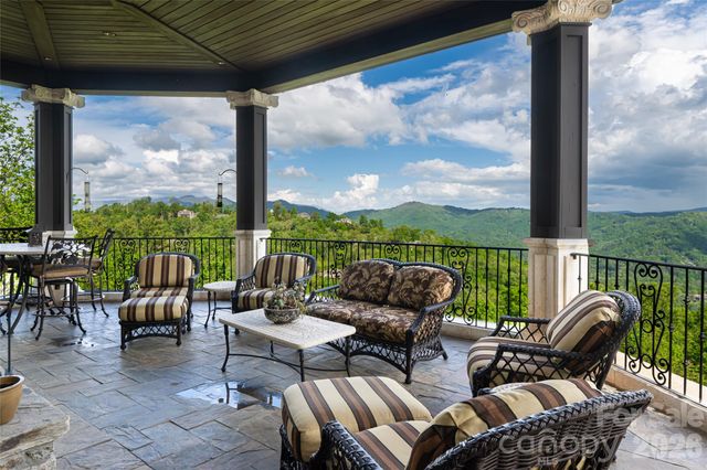 83 Summit Tower Circle, Asheville, NC 28804