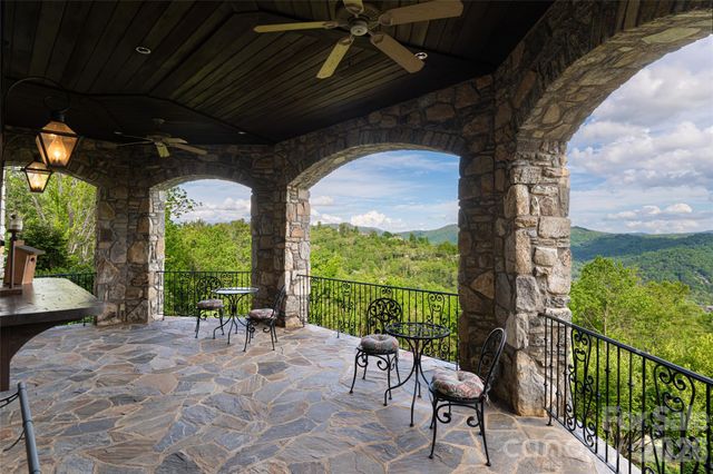 83 Summit Tower Circle, Asheville, NC 28804