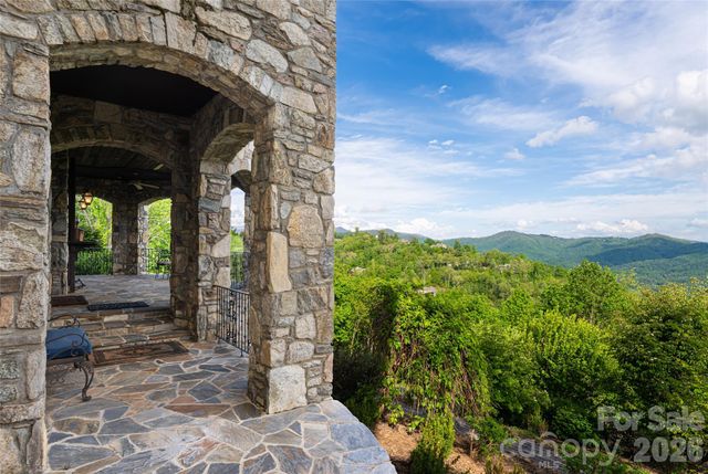 83 Summit Tower Circle, Asheville, NC 28804