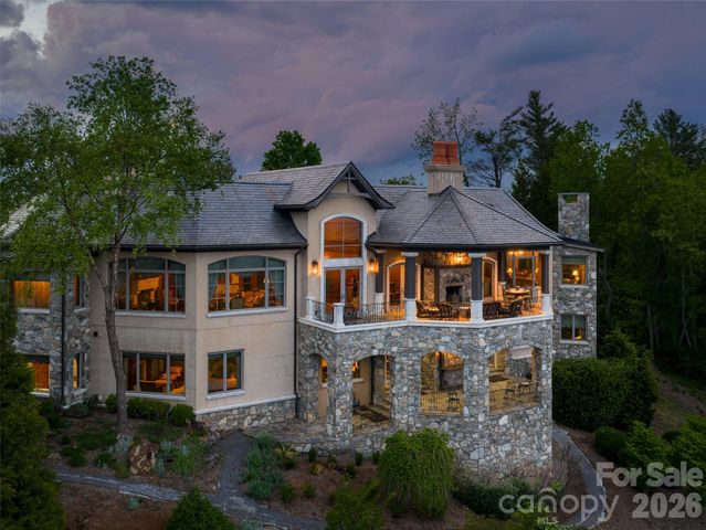 83 Summit Tower Circle, Asheville, NC 28804