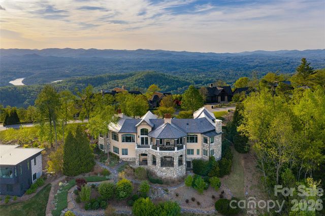 83 Summit Tower Circle, Asheville, NC 28804