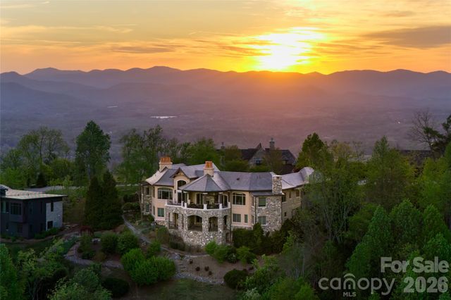 83 Summit Tower Circle, Asheville, NC 28804