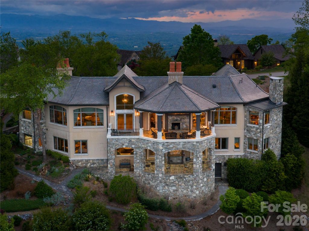 83 Summit Tower Circle, Asheville, NC 28804