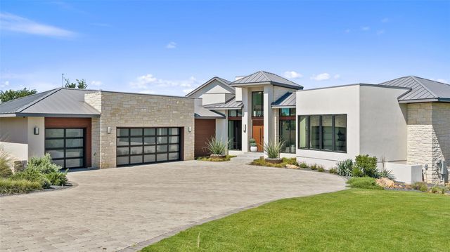 612 Overlook PKWY, Horseshoe Bay, TX 78657