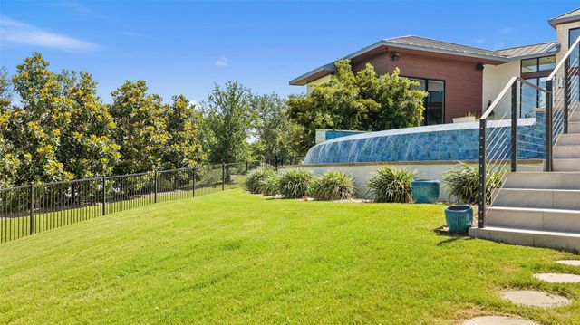 612 Overlook PKWY, Horseshoe Bay, TX 78657