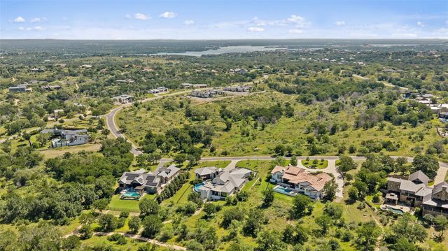 612 Overlook PKWY, Horseshoe Bay, TX 78657