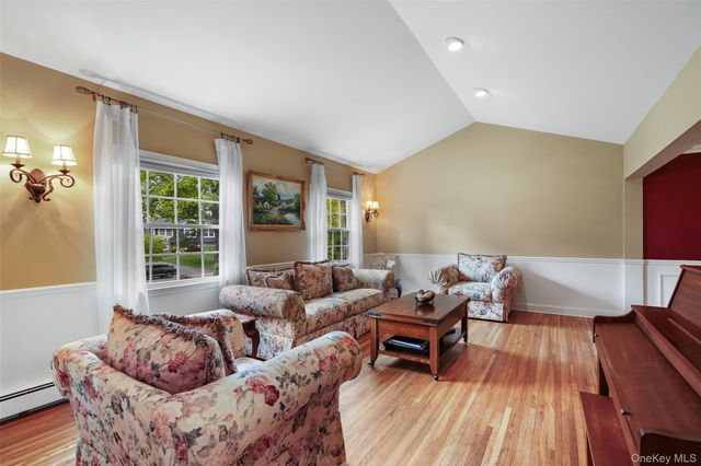 31 Burns Place, Briarcliff Manor, NY 10510