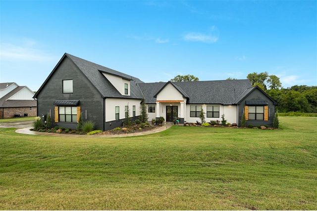835 Hidden View Acres Drive, Blanchard, OK 73010