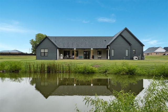 835 Hidden View Acres Drive, Blanchard, OK 73010