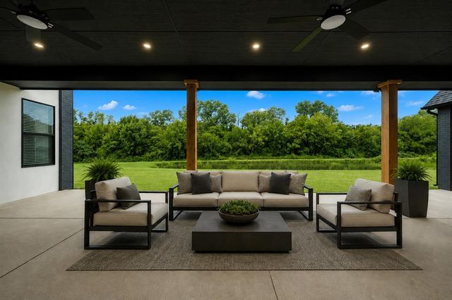 835 Hidden View Acres Drive, Blanchard, OK 73010