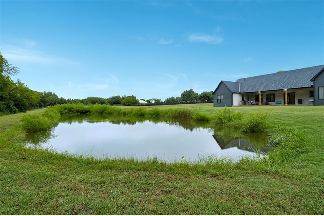 835 Hidden View Acres Drive, Blanchard, OK 73010