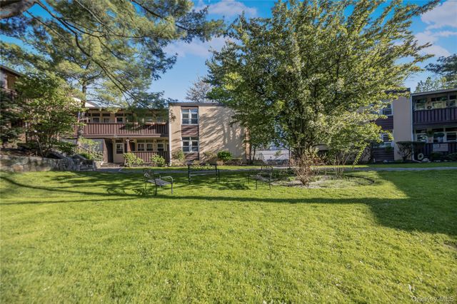 95 Wiltshire Road C12, Scarsdale, NY 10583