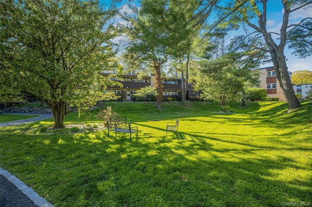 95 Wiltshire Road C12, Scarsdale, NY 10583