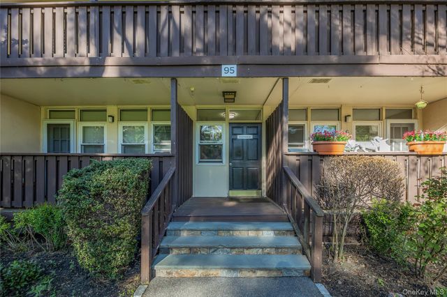 95 Wiltshire Road C12, Scarsdale, NY 10583